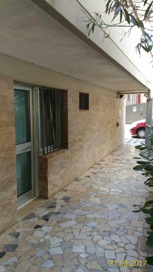 Hotel Monolocale Via Leopardi à Pescara Extérieur photo