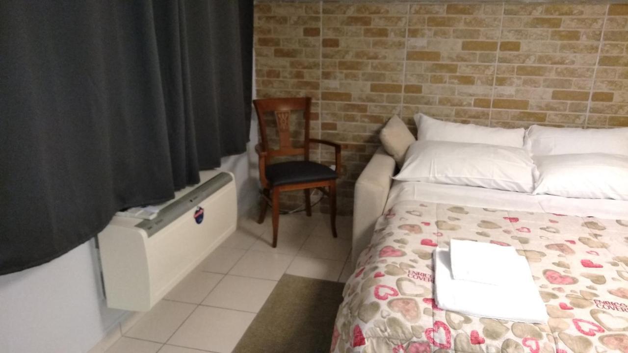 Hotel Monolocale Via Leopardi à Pescara Extérieur photo